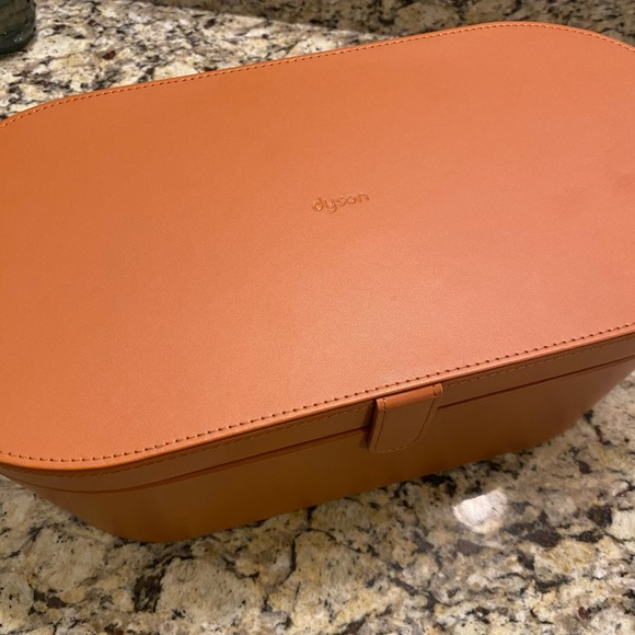 SOLD Dyson Airwrap - Used Once - Picture 4 of 5